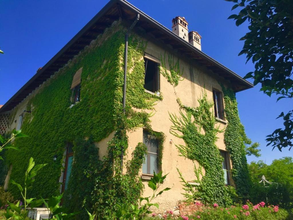 Castello Di Cernusco Lombardone Bed & Breakfast Ngoại thất bức ảnh