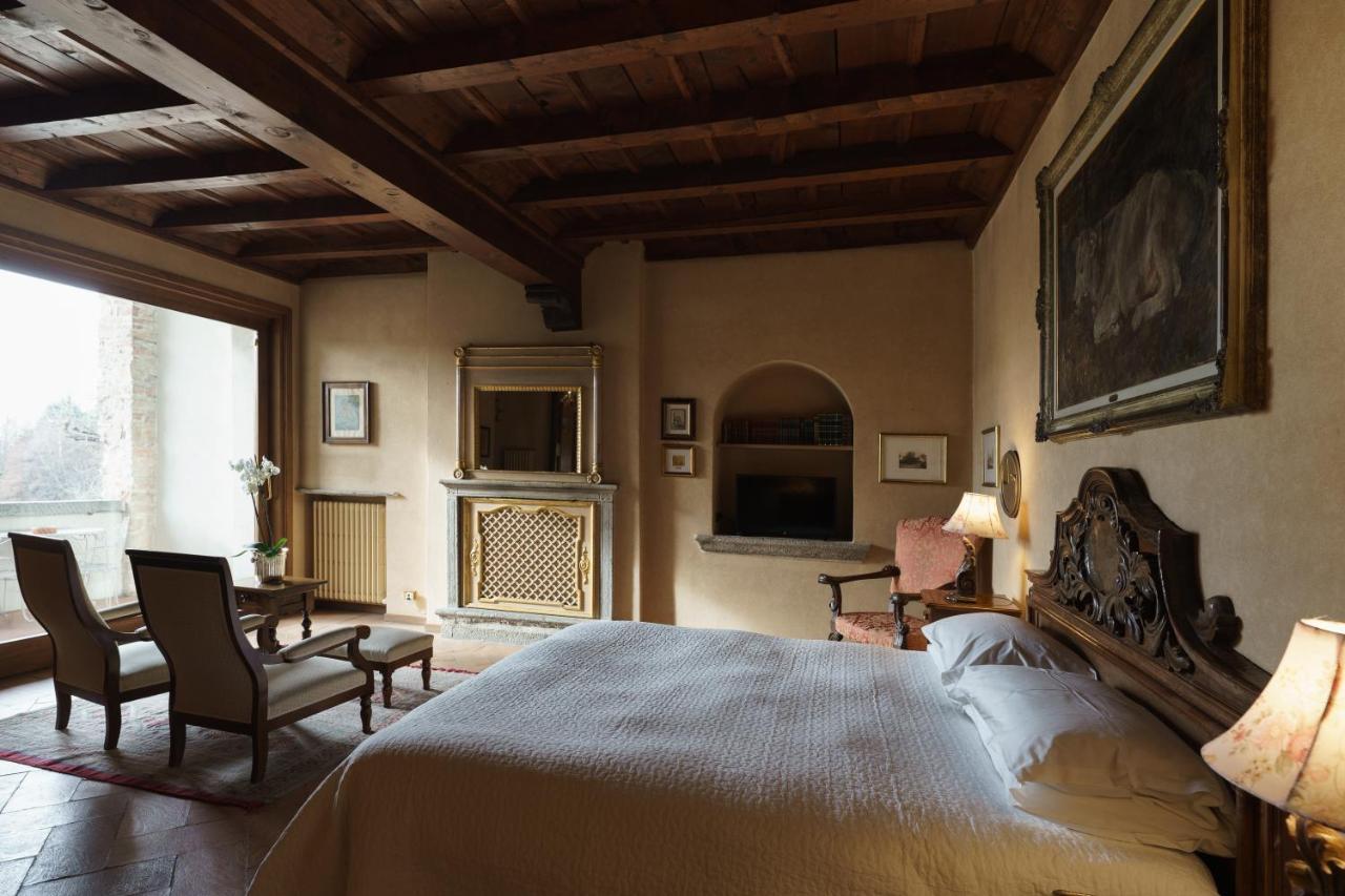 Castello Di Cernusco Lombardone Bed & Breakfast Ngoại thất bức ảnh