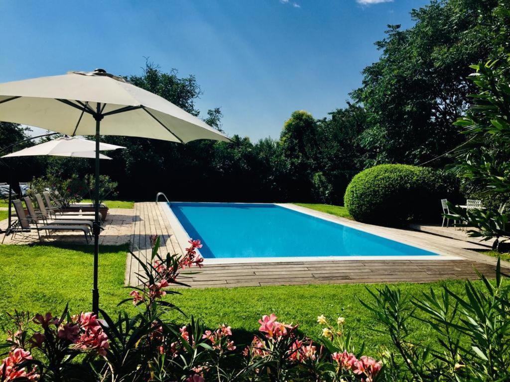 Castello Di Cernusco Lombardone Bed & Breakfast Ngoại thất bức ảnh