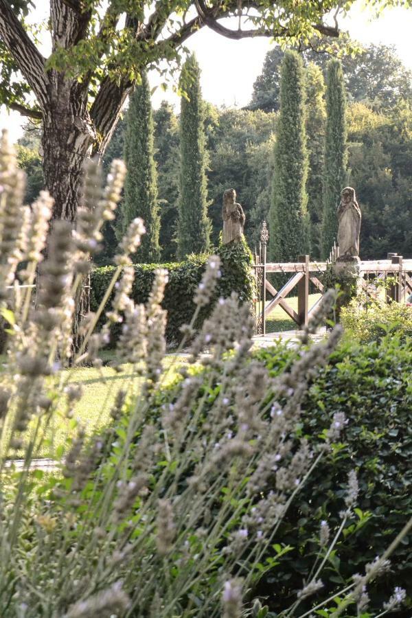 Castello Di Cernusco Lombardone Bed & Breakfast Ngoại thất bức ảnh